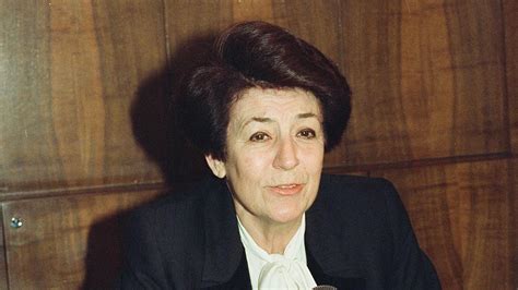 T­ü­r­k­i­y­e­­n­i­n­ ­i­l­k­ ­k­a­d­ı­n­ ­b­a­k­a­n­ı­ ­h­a­y­a­t­ı­n­ı­ ­k­a­y­b­e­t­t­i­
